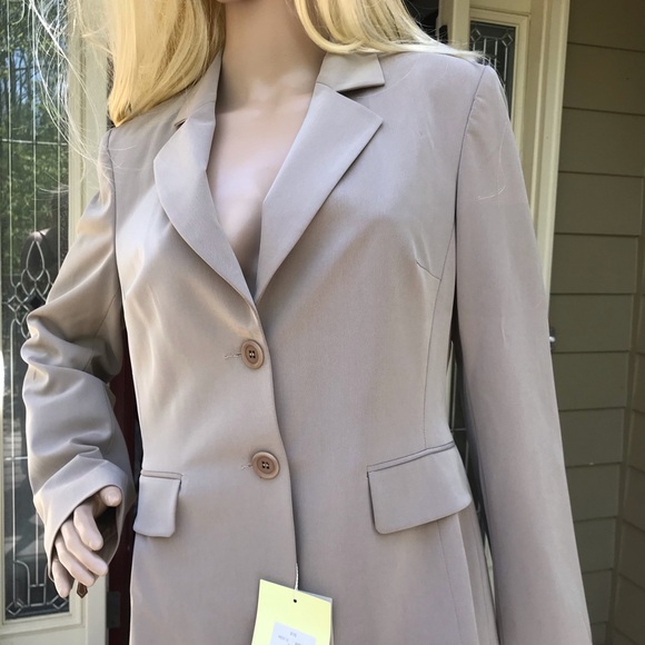 STUNNINGLY GORGEOUS &  ELEGANT BLAZER/BRAND NEW - Picture 2 of 5